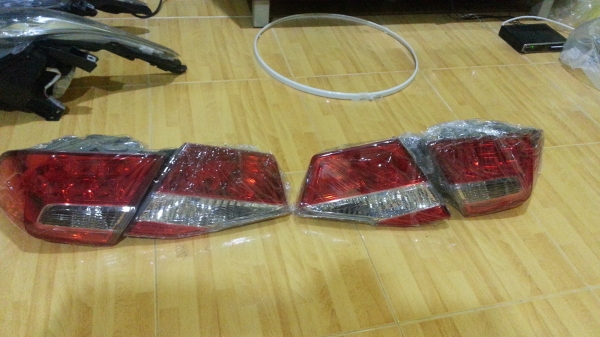 ไฟท้าย Camry ปี 2012-2014 ของแท้ถอด สภาพสวยเก็บในกล่องอย่างดี ไฟท้าย Camry ปี 2012-2014 ของแท้ถอด สภาพสวยเก็บในกล่องอย่างดี