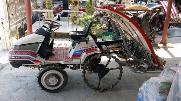 รถปลูกข้าวนั่งขับ MITSUBISHI  รุ่น MPR55H เก่าญี่ปุ่น  ดำนา 5 แถว สภาพสวย เครื่องยนต์ติดง่าย สภาพสวยพร้อมใช้งาน