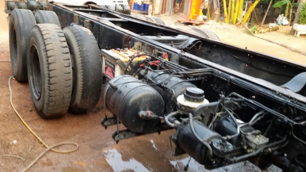 ขายรถบรรทุก10ล้อ1เพลาff1gปี43 หัวสมอ เครื่องดีครัชชีสวย สนใจติดต่อ081-1597055 อิ้ง