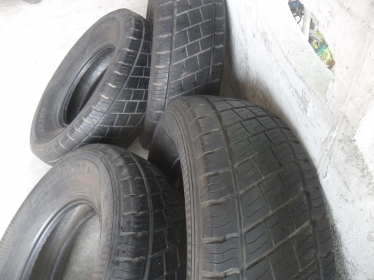 ยาง 265/70R16ปี1710 สวยๆ 4 เส้น ราคา 2200 บาท