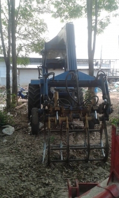 ขายด่วน รถไถ ford 6610 เสื้อลาย พร้อมคีบ สภาพพร้อมใช้งานทุกอย่าง