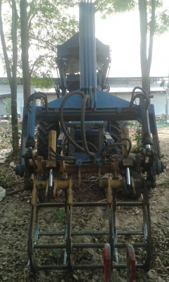 ขายด่วน รถไถ ford 6610 เสื้อลาย พร้อมคีบ สภาพพร้อมใช้งานทุกอย่าง