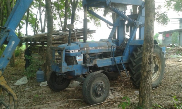 ขายด่วน รถไถ ford 6610 เสื้อลาย พร้อมคีบ สภาพพร้อมใช้งานทุกอย่าง