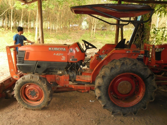 ขายถูกรถไถนา KUBUTA 45 แรงสภาพพร้อมใช้เอกสารทะเบียน