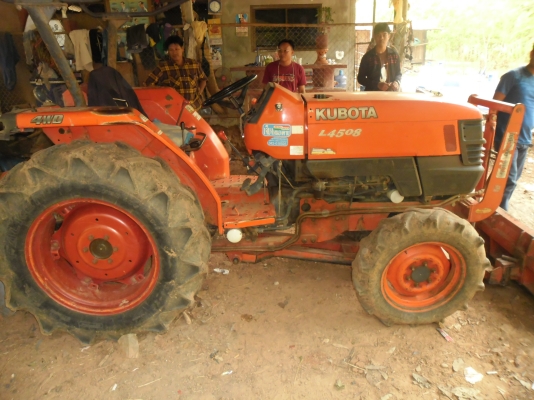 ขายถูกรถไถนา KUBUTA 45 แรงสภาพพร้อมใช้เอกสารทะเบียน