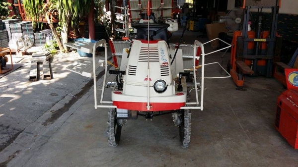 รถดำนานั่งขับ เก่าญี่ปุ่น  MITSUBISHI  รุ่น  MPR4H  ดำนา 4 แถว มีชั้นวางกล้าด้านข้าง สภาพสวย