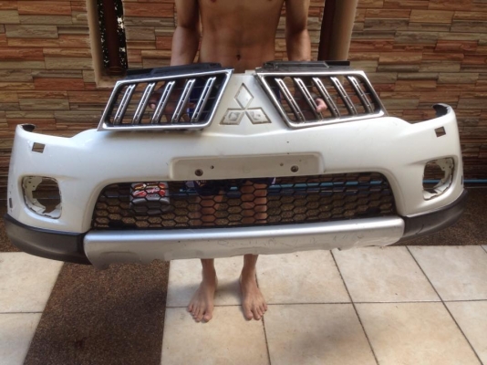 กันชนหน้า mitsubishi pajero ครบชุด