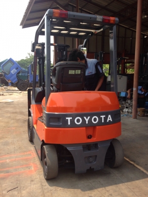 TOYOTA forklift  1.5 ตัััน Used Japan