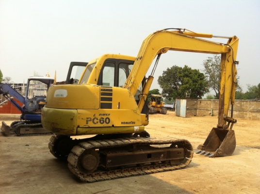 ขาย รถขุด KOMATSU PC60-7 ขาย รถขุด KOMATSU PC60-7