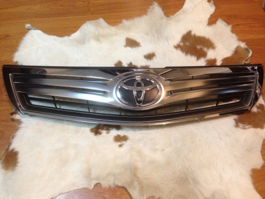กระจังหน้า toyota camry hybrid 2010-2012