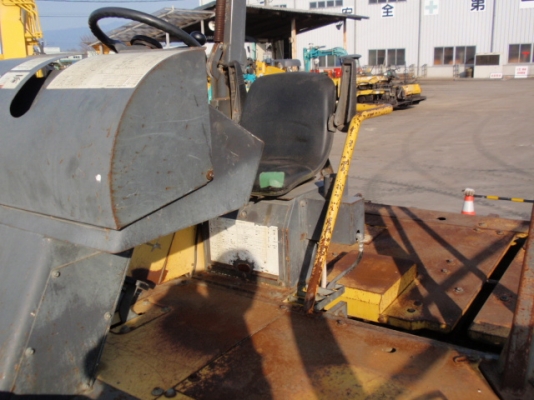 รถปูยาง HA60W-5 A60A5-**** 7219HR  2004Y Tel : 098-858-5524 สามภพครับ