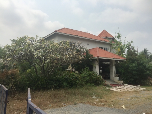 ให้เซ้งร้านอาหารทำเลดีติดถนนนครอินทร์ ใกล้วงเวียนพระราม5 หมู่บ้านเยอะ เนื้อที่4ไร่กว่าจอดรถได้มากกว่า200คันสนใจสอบถามได้