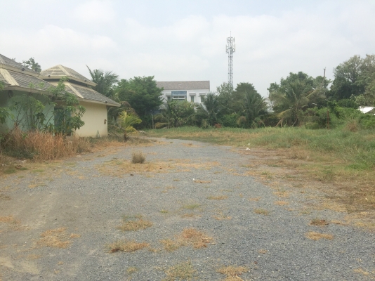 ให้เซ้งร้านอาหารทำเลดีติดถนนนครอินทร์ ใกล้วงเวียนพระราม5 หมู่บ้านเยอะ เนื้อที่4ไร่กว่าจอดรถได้มากกว่า200คันสนใจสอบถามได้