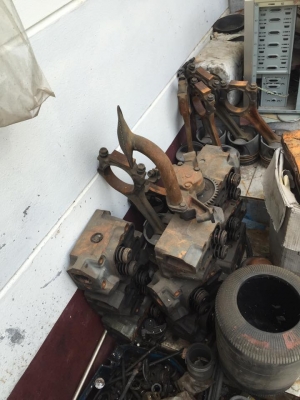 ขายอะไหล่เครื่อง (เสื้อ) เบ้น 422 8 สูบ