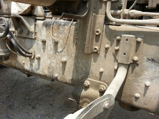 รถอีซูซุ  10  ล้อ โม่ปูน  270 แรงม้า. ปี 48   ( ยูโรทู. )   สนใจติดต่อ 081 - 6079515