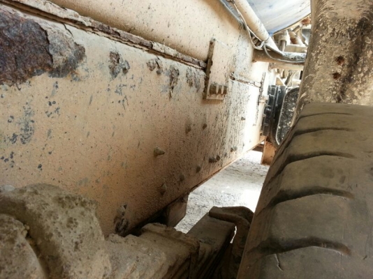 รถอีซูซุ  10  ล้อ โม่ปูน  270 แรงม้า. ปี 48   ( ยูโรทู. )   สนใจติดต่อ 081 - 6079515