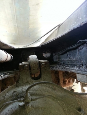 รถอีซูซุ  10  ล้อ โม่ปูน  270 แรงม้า. ปี 48   ( ยูโรทู. )   สนใจติดต่อ 081 - 6079515