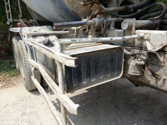 รถอีซูซุ  10  ล้อ โม่ปูน  270 แรงม้า. ปี 48   ( ยูโรทู. )   สนใจติดต่อ 081 - 6079515