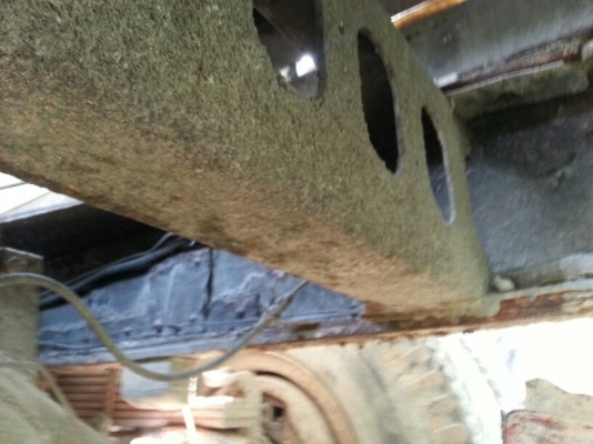 รถอีซูซุ  10  ล้อ โม่ปูน  270 แรงม้า. ปี 48   ( ยูโรทู. )   สนใจติดต่อ 081 - 6079515