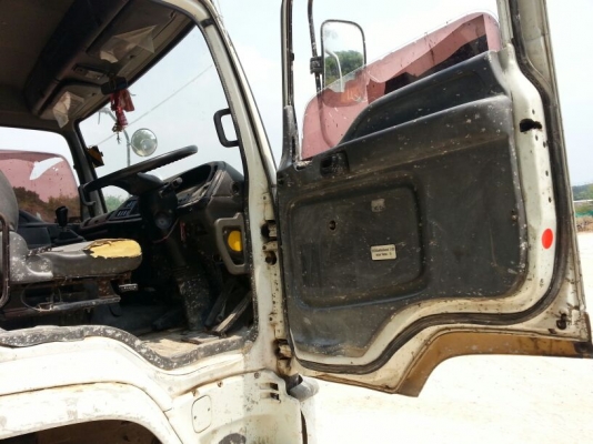 รถอีซูซุ  10  ล้อ โม่ปูน  270 แรงม้า. ปี 48   ( ยูโรทู. )   สนใจติดต่อ 081 - 6079515