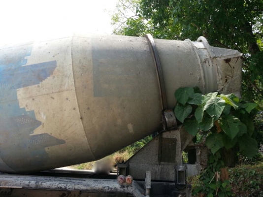 รถอีซูซุ  10  ล้อ โม่ปูน  270 แรงม้า. ปี 48   ( ยูโรทู. )   สนใจติดต่อ 081 - 6079515