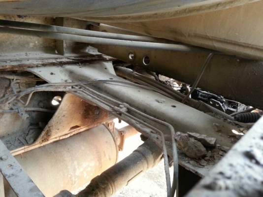 รถอีซูซุ  10  ล้อ โม่ปูน  270 แรงม้า. ปี 48   ( ยูโรทู. )   สนใจติดต่อ 081 - 6079515