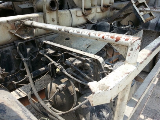 รถอีซูซุ  10  ล้อ โม่ปูน  270 แรงม้า. ปี 48   ( ยูโรทู. )   สนใจติดต่อ 081 - 6079515