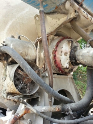 รถอีซูซุ  10  ล้อ โม่ปูน  270 แรงม้า. ปี 48   ( ยูโรทู. )   สนใจติดต่อ 081 - 6079515