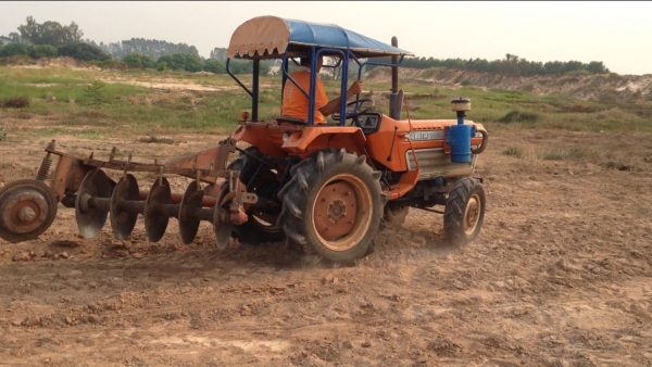 ขายด่วน รถไถนา ขาย KUBOTA L2202DT -4X4 2เพลา มีภาพวีดีโอ ราคา 85,000 บาท สภาพเดิมๆ PTO ระบบเกียร์ดี ขายด่วน รถไถนา ขาย KUBOTA L2202DT -4X4 2เพลา มีภาพวีดีโอ ราคา 85,000 บาท สภาพเดิมๆ PTO ระบบเกียร์ดี