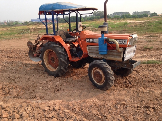 ขายด่วน รถไถนา ขาย KUBOTA L2202DT -4X4 2เพลา มีภาพวีดีโอ ราคา 85,000 บาท สภาพเดิมๆ PTO ระบบเกียร์ดี 