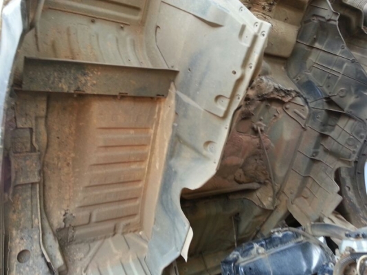 รถฮีโน่ 10 ล้อ ท้ายลาด  220 แรงม้า. ปี 47    สนใจติดต่อ  081 - 6079515