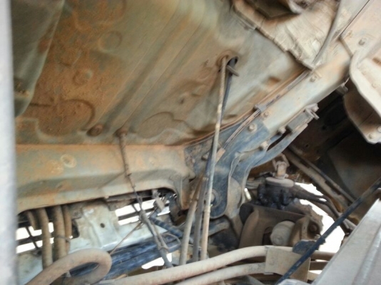 รถฮีโน่ 10 ล้อ ท้ายลาด  220 แรงม้า. ปี 47    สนใจติดต่อ  081 - 6079515