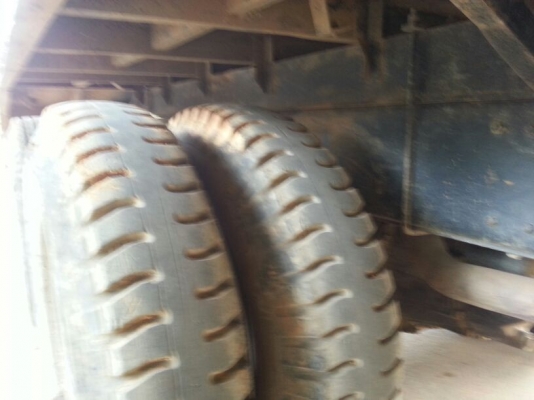 รถฮีโน่ 10 ล้อ ท้ายลาด  220 แรงม้า. ปี 47    สนใจติดต่อ  081 - 6079515