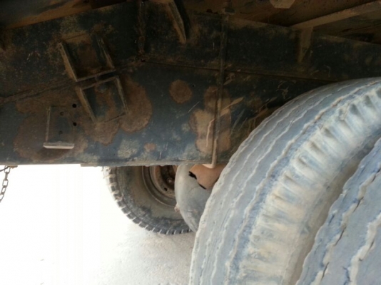 รถฮีโน่ 10 ล้อ ท้ายลาด  220 แรงม้า. ปี 47    สนใจติดต่อ  081 - 6079515