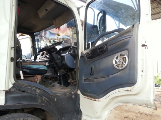 รถฮีโน่ 10 ล้อ ท้ายลาด  220 แรงม้า. ปี 47    สนใจติดต่อ  081 - 6079515