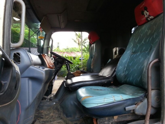 รถฮีโน่ 10 ล้อ ท้ายลาด  220 แรงม้า. ปี 47    สนใจติดต่อ  081 - 6079515