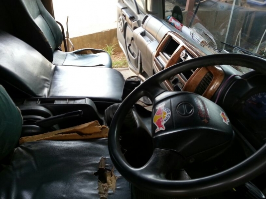 รถฮีโน่ 10 ล้อ ท้ายลาด  220 แรงม้า. ปี 47    สนใจติดต่อ  081 - 6079515