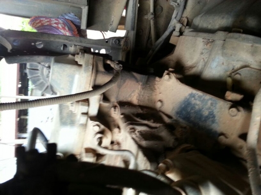 รถฮีโน่ 10 ล้อ ท้ายลาด  220 แรงม้า. ปี 47    สนใจติดต่อ  081 - 6079515