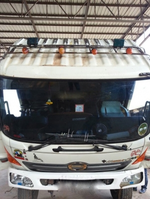 รถฮีโน่ 10 ล้อ ท้ายลาด  220 แรงม้า. ปี 47    สนใจติดต่อ  081 - 6079515