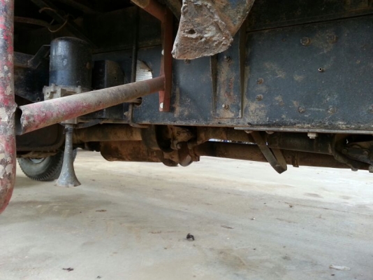 รถฮีโน่ 10 ล้อ ท้ายลาด  220 แรงม้า. ปี 47    สนใจติดต่อ  081 - 6079515