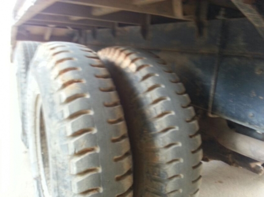 รถฮีโน่ 10 ล้อ ท้ายลาด  220 แรงม้า. ปี 47    สนใจติดต่อ  081 - 6079515