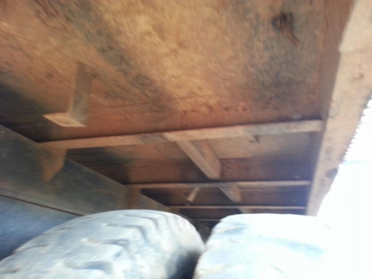 รถฮีโน่ 10 ล้อ ท้ายลาด  220 แรงม้า. ปี 47   สนใจติดต่อ  081 - 6079515