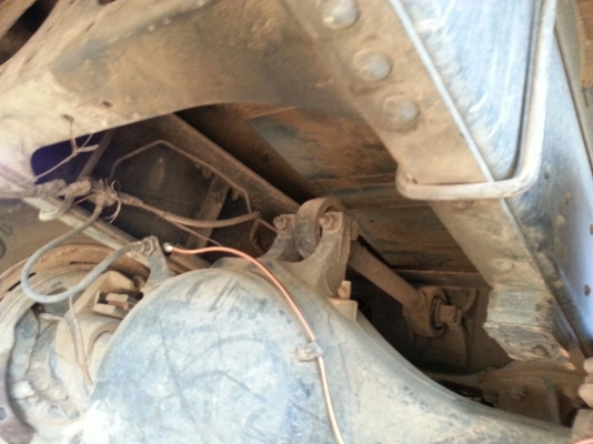 รถฮีโน่ 10 ล้อ ท้ายลาด  220 แรงม้า. ปี 47   สนใจติดต่อ  081 - 6079515