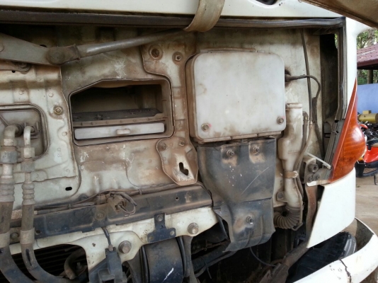 รถฮีโน่ 10 ล้อ ท้ายลาด  220 แรงม้า. ปี 47   สนใจติดต่อ  081 - 6079515