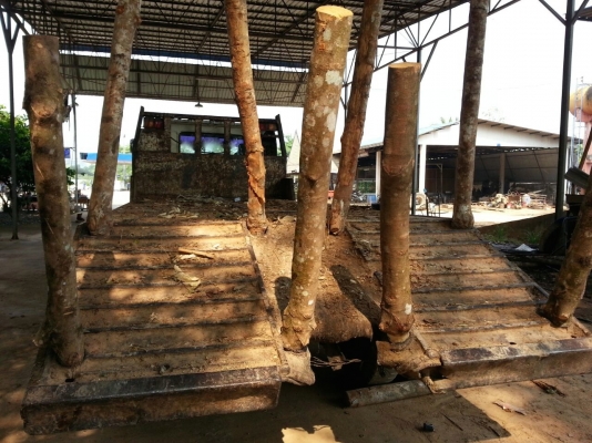 รถฮีโน่ 10 ล้อ ท้ายลาด  220 แรงม้า. ปี 47   สนใจติดต่อ  081 - 6079515