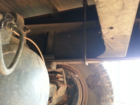 รถฮีโน่ 10 ล้อ ท้ายลาด  220 แรงม้า. ปี 47   สนใจติดต่อ  081 - 6079515