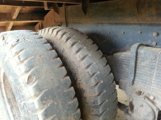 รถฮีโน่ 10 ล้อ ท้ายลาด  220 แรงม้า. ปี 47   สนใจติดต่อ  081 - 6079515