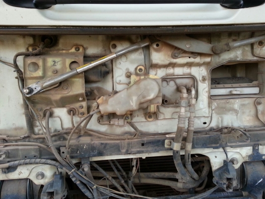 รถฮีโน่ 10 ล้อ ท้ายลาด  220 แรงม้า. ปี 47   สนใจติดต่อ  081 - 6079515