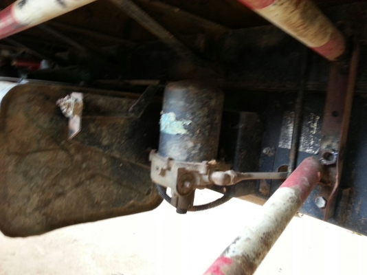 รถฮีโน่ 10 ล้อ ท้ายลาด  220 แรงม้า. ปี 47   สนใจติดต่อ  081 - 6079515