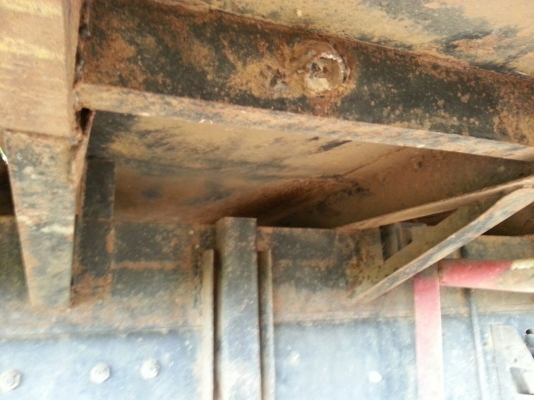 รถฮีโน่ 10 ล้อ ท้ายลาด  220 แรงม้า. ปี 47   สนใจติดต่อ  081 - 6079515